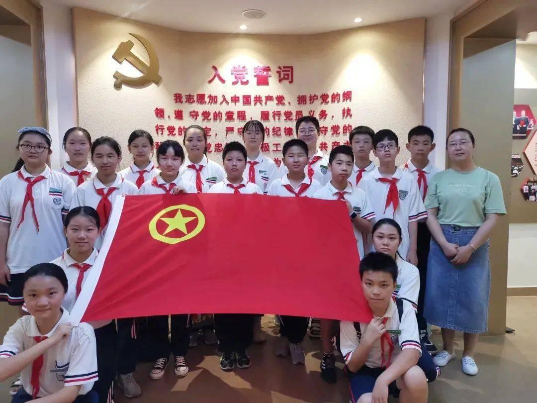 沈梦辰漫步太原古县城，网友：山西再添“晋商少奶奶”一个！